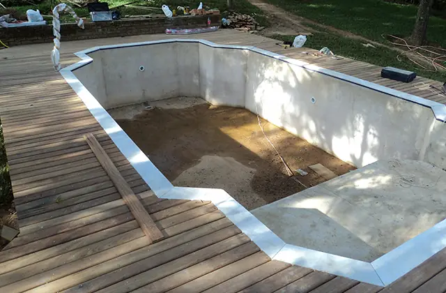 Piscina preparada para a troca